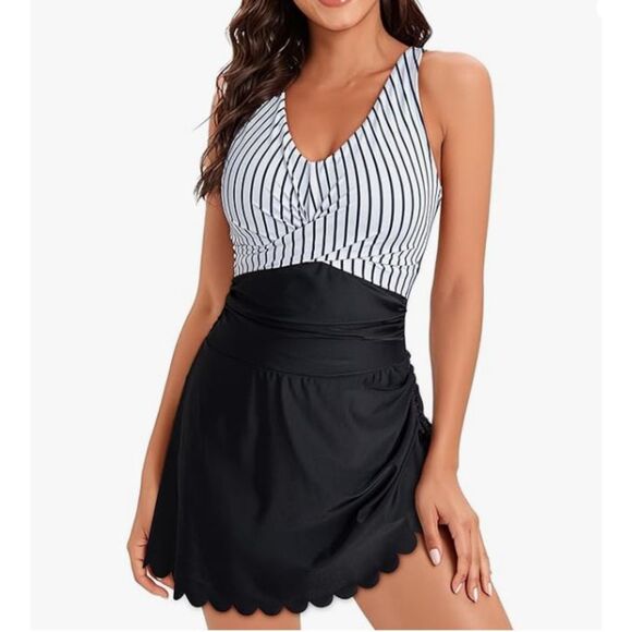 Dokotoo Swim Dress Black White Stripe Size XL NWT Adjust Straps Removable Cups - Picture 1 of 7